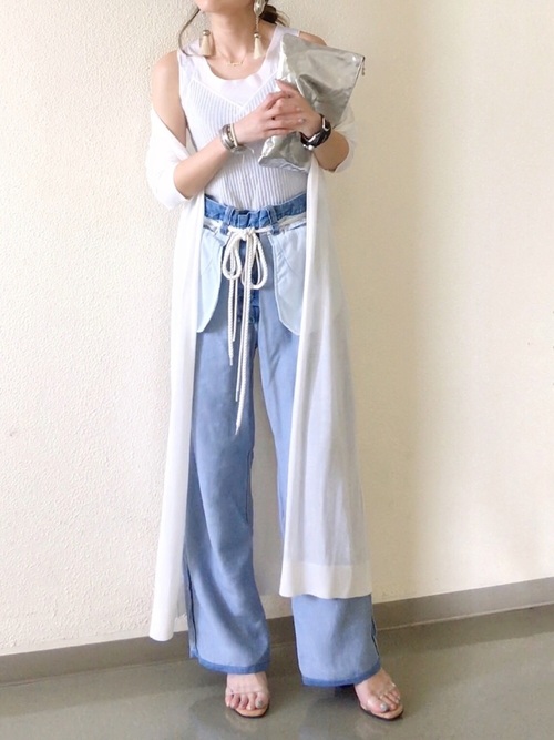 白カーディガンコーデ45選！レフ板効果で肌をパッと明るく若々しく 