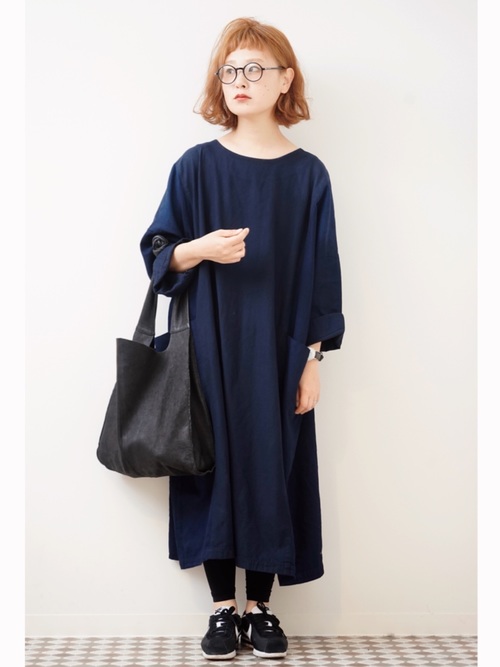 丸メガネの大人女子コーデ特集 デートでもオフィスでもおしゃれ認定間違いなし Folk