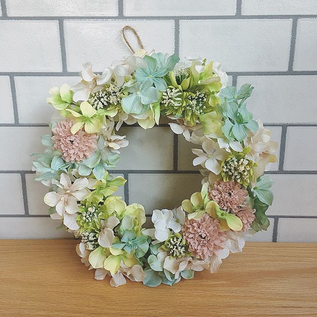 100均 造花のおしゃれな飾り方 部屋を彩るインテリアにするためのコツって Folk