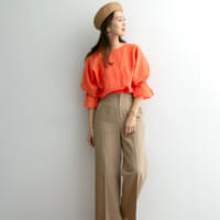 この春夏のコーデに取り入れたい フレッシュなオレンジカラーアイテム集 Folk