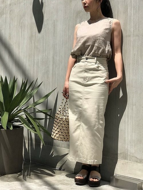 I-line slim fit skirt