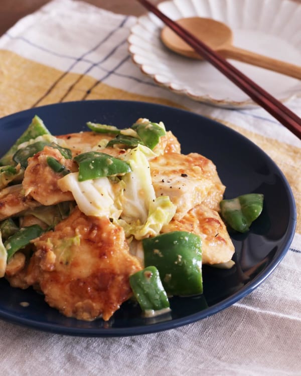 鶏むね肉とキャベツのコクうま味噌炒め