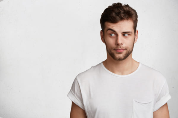 ミラーリングをする男性心理を徹底解説 何気ない行動から見える本心とは Folk