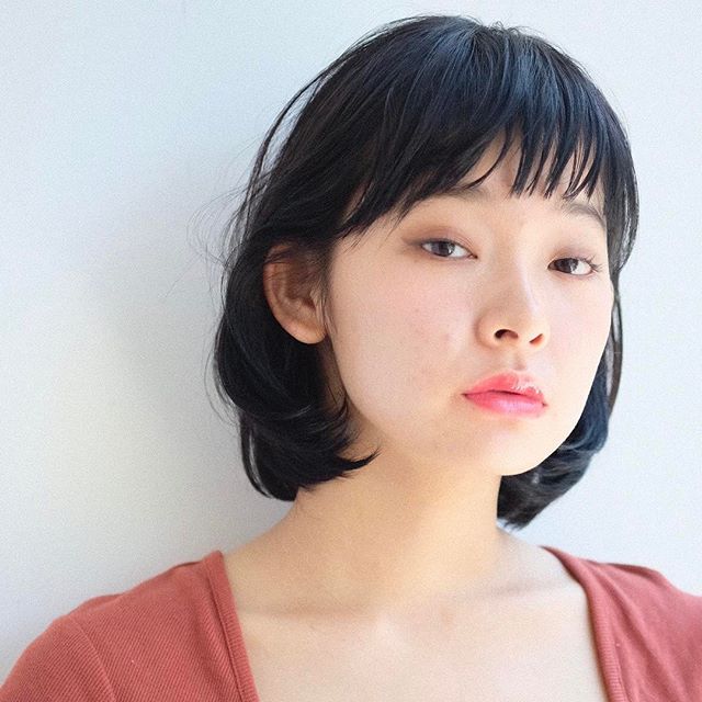 ナチュラルボブ特集 おしゃれな抜け感をgetできる大人女子のヘアスタイル Folk