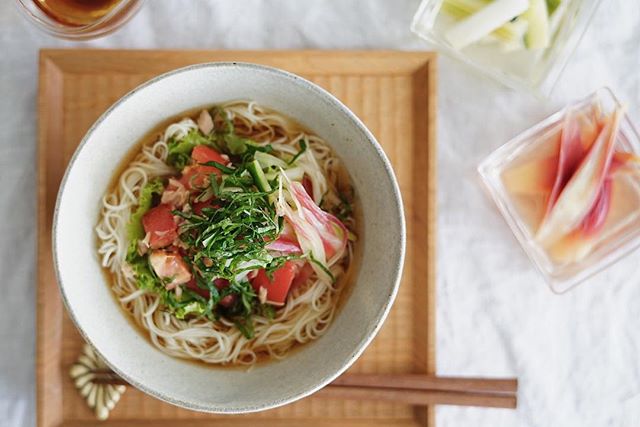 夏の食卓をおしゃれに演出する そうめん の盛り付け方アイデア集 Folk