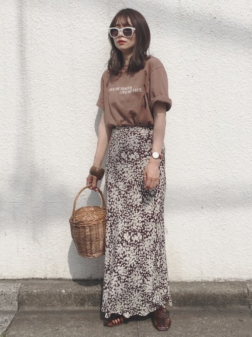 大人女子のブラウンコーデ集 夏ファッションに取り入れて一気におしゃれ上級者 Folk