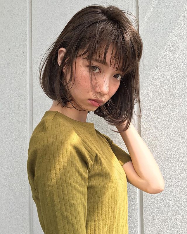 ナチュラルボブ特集 おしゃれな抜け感をgetできる大人女子のヘアスタイル Folk