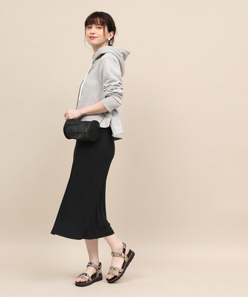 バックサテンミディマーメイドスカート