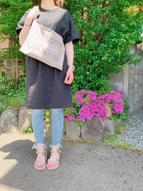 ワンピース×パンツのレイヤードコーデ５