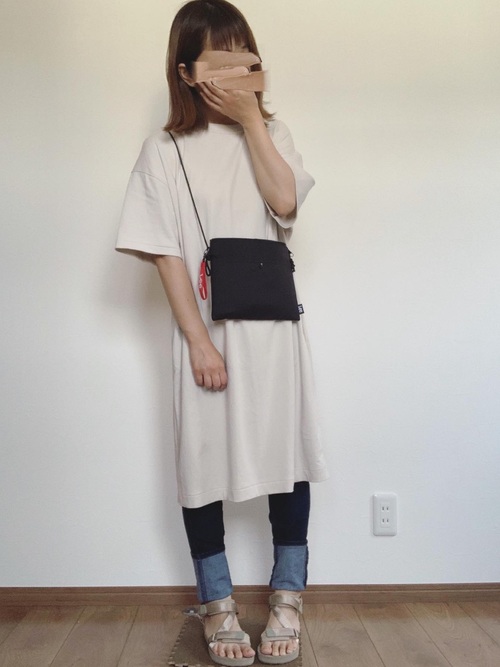 ワンピース×パンツのレイヤードコーデ２