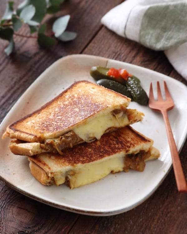 チーズでホットサンド