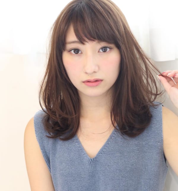 無造作ヘアで大人な雰囲気をget ゆるふわ感がたまらないヘアスタイル特集 Folk