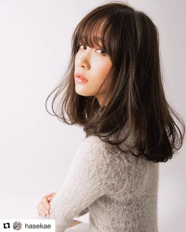 面長さんにおすすめの前髪ありミディアム９