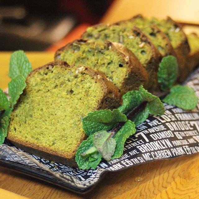 フルーツグラノーラ入り抹茶パウンドケーキ