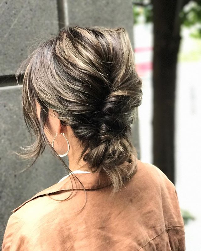 海は髪型にもこだわりたい 大人可愛い簡単ヘアアレンジ48選 Folk