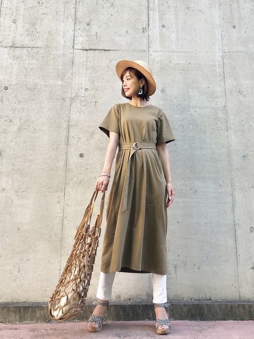 ユニクロのベルトつきTシャツワンピースコーデ
