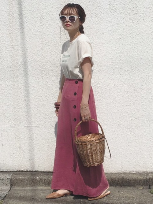 骨格ストレートに似合うスカートコーデ52選 大人女性のおしゃれな着こなし術 Folk