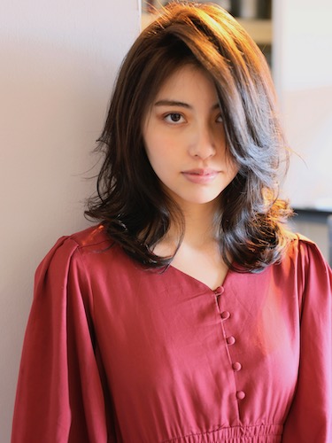中性的な髪型にイメチェンしよう ジェンダーレスが魅力的な大人女子スタイル Folk