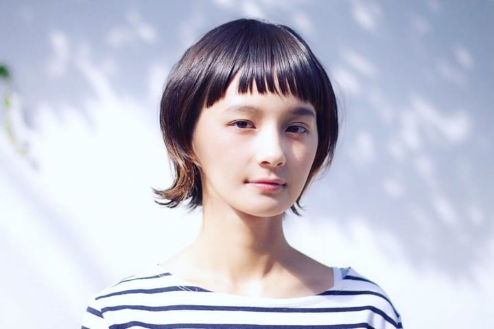 逆三角形さんに似合うオン眉ヘアスタイル