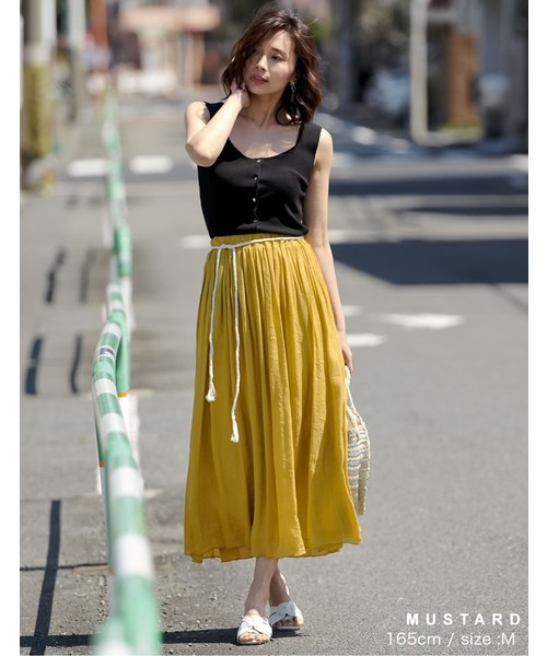 夏から秋にかけて着たいカラー マスタードイエローのカラーアイテム コーデ集 Folk