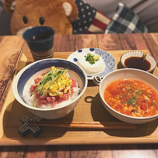 トマトとレタスのスープ