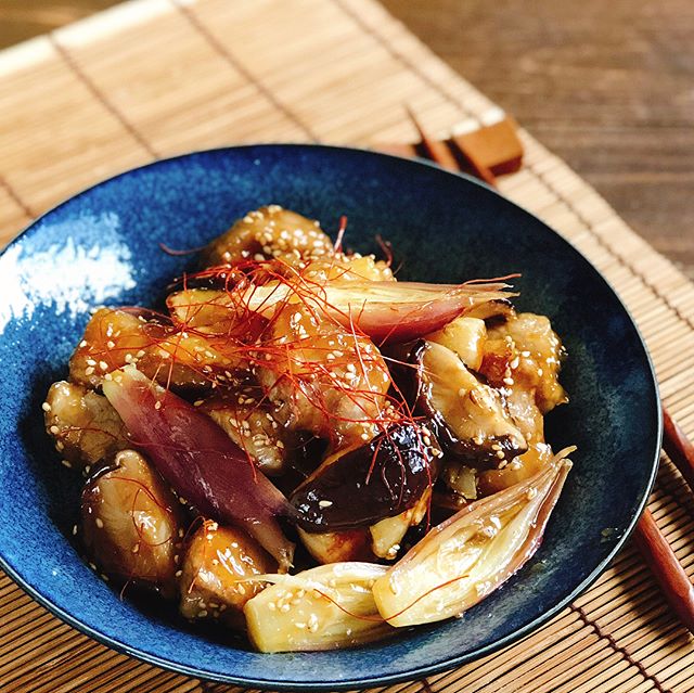 ラザニアのおかず！豚肉と長芋と茗荷の甘酢炒め