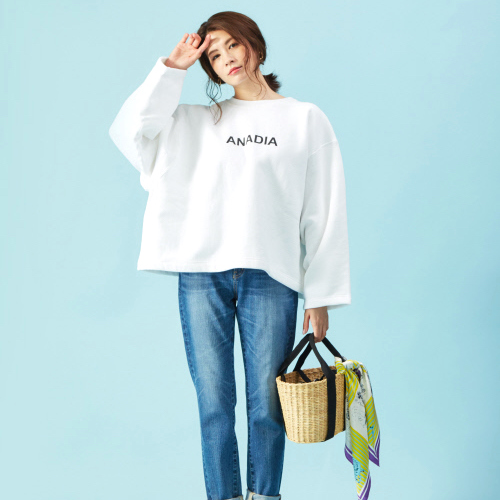 白スウェットのレディースコーデおすすめ特集 おしゃれな大人カジュアル Folk