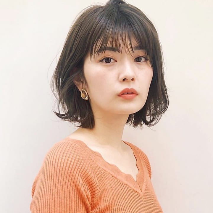 面長さんに似合う髪型30選 気になるフェイスラインをおしゃれヘアでカバー Folk