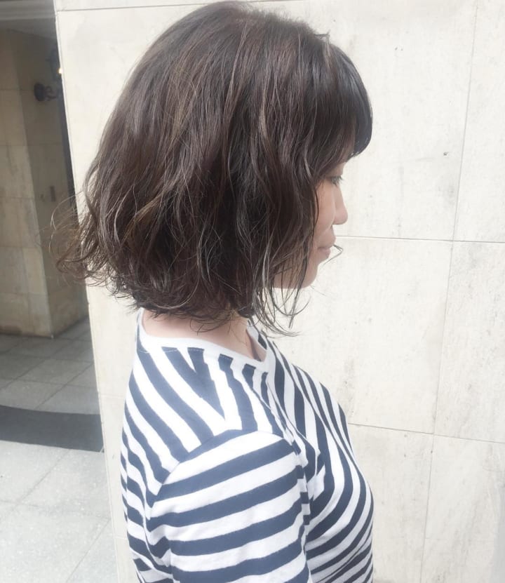 面長さんに似合う髪型30選 気になるフェイスラインをおしゃれヘアでカバー Folk