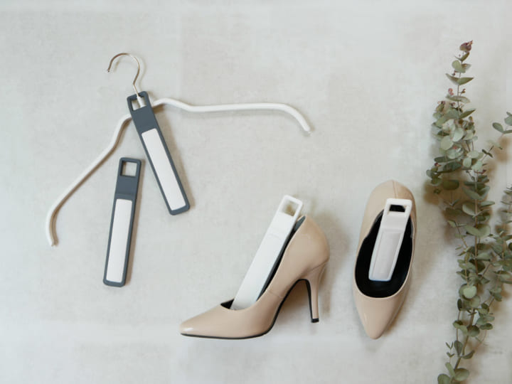 フック付きで便利 脱臭 調湿ができる 珪藻土スティック Folk