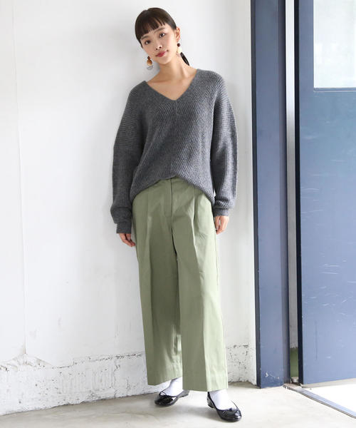 カーキパンツの秋コーデ特集 大人女性におすすめのきれいめな着こなしを大公開 Folk