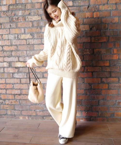 リブパンツの秋コーデ特集 レディースのおしゃれな着こなしでトレンドスタイル Folk