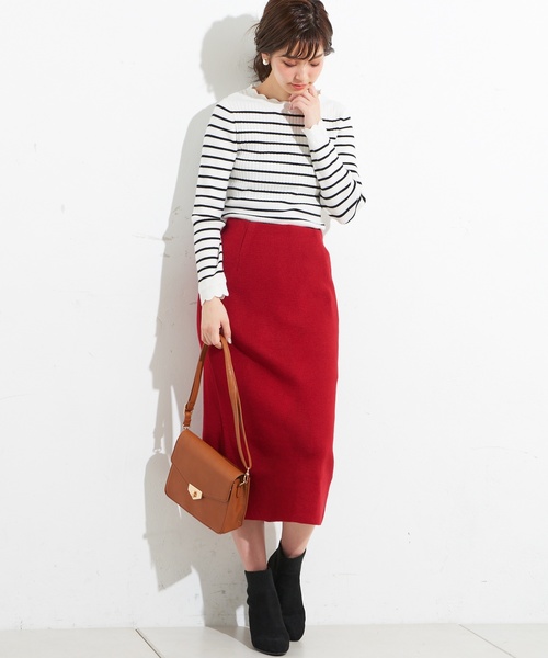 赤スカートの秋コーデ特集 30代40代の大人女子におすすめの着こなしをご紹介 Folk
