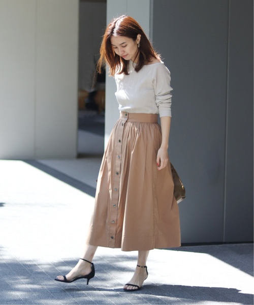 キャメルスカートコーデ特集 地味見えしない上品な大人の着こなし術 19 Folk