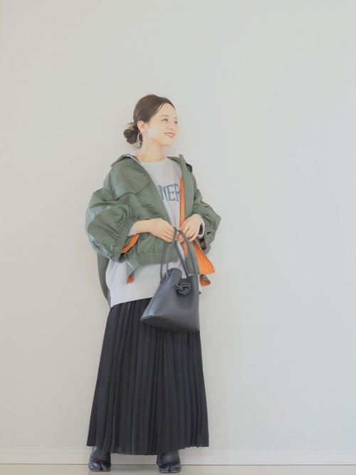 プリーツスカートの冬コーデ特集 大人のおしゃれな着こなしをカラー別にご紹介 Folk