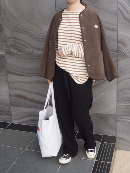 黒ワイドパンツの冬コーデ特集 靴 アウターのおしゃれな合わせ方をご紹介 Folk