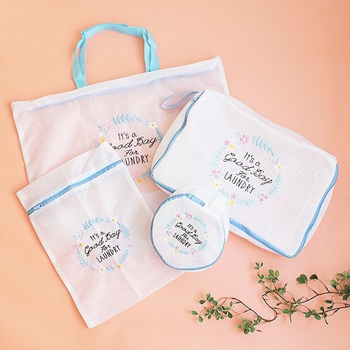 草花のデザインが爽やかなランドリーネット
