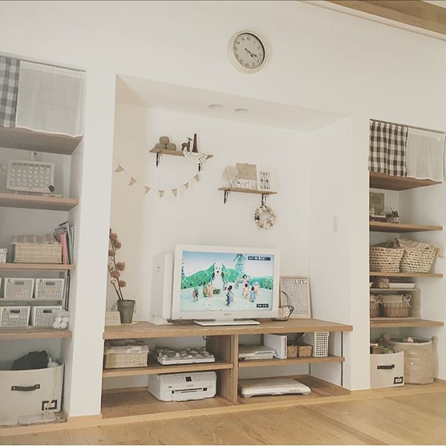 パソコンはリビングと書斎どっちに置く 使いたい時にすぐに使える収納方法 Folk