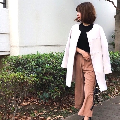 オフィスカジュアルのニットコーデ集 カラー別 きれいめな着こなし術 Folk