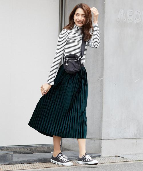 ベロアスカートコーデ選 カラー別 冬のおしゃれな着こなしをご紹介 Folk