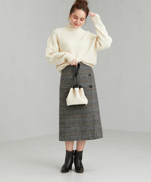 チェックスカートの冬コーデ集 大人フェミニンな着こなしをカラー別にご紹介 Folk