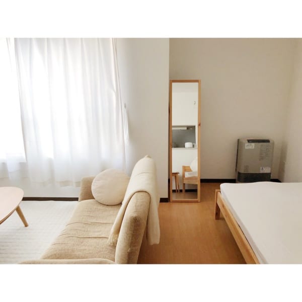 狭い部屋のインテリア実例に学ぶ おしゃれで暮らしやすいコーディネート術 Folk