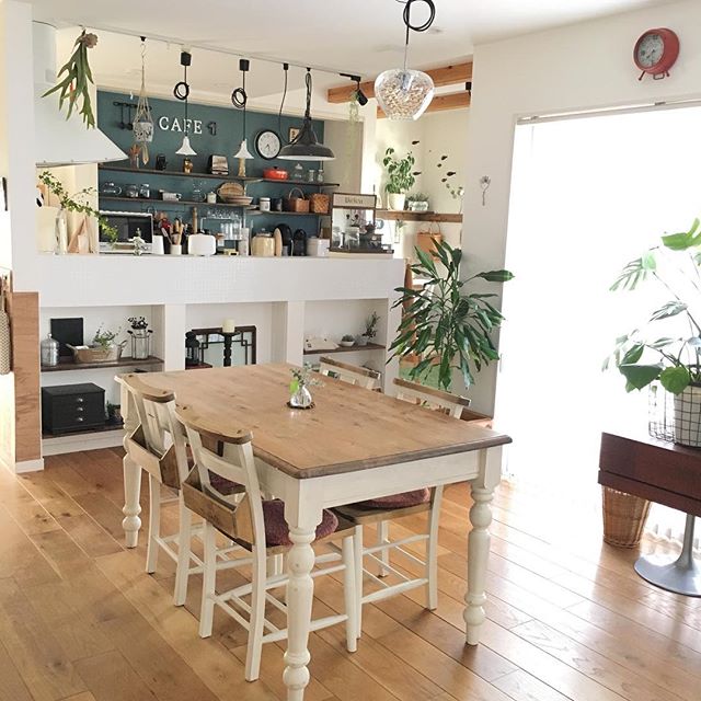 印象的なお部屋に♪リビングやダイニングのテーブルデコレーション方法! | folk