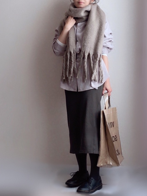 冬もユニクロが大活躍 ビジネスカジュアルのレディースコーデ集 Folk