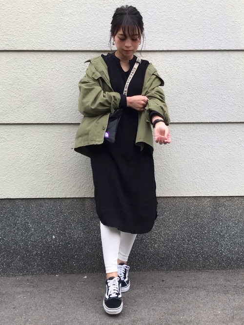 春 ワンピース スニーカーの正解コーデまとめ 抜け感のある着こなし術 Folk