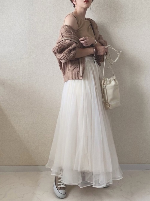 春 大人カジュアルが叶う スカート スニーカー の正解コーデ特集 Folk