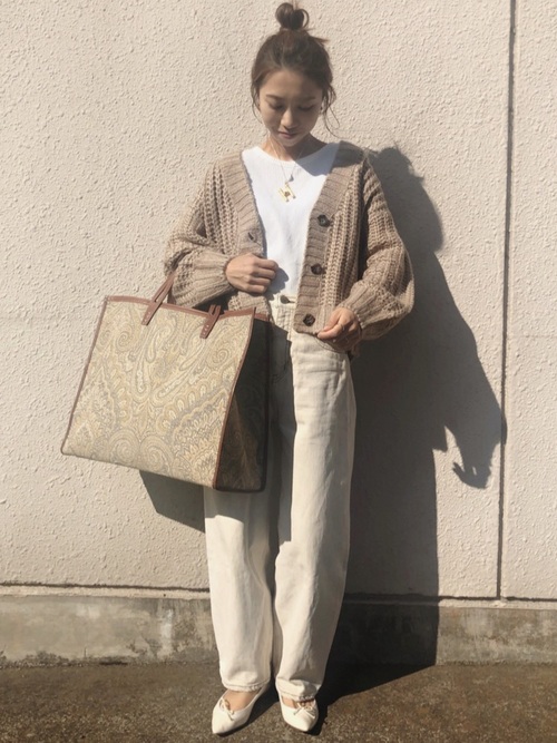 春 持ってて損なし ニットカーディガンで作る大人コーデ25選 Folk