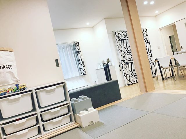 狭い居間にも合う室内装飾になるしまい方