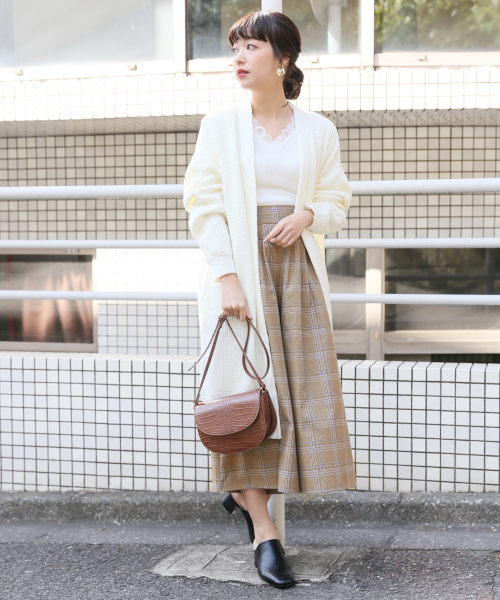 2020春】ロングカーディガンは絶対《白》!大人のきれいめコーデ24選