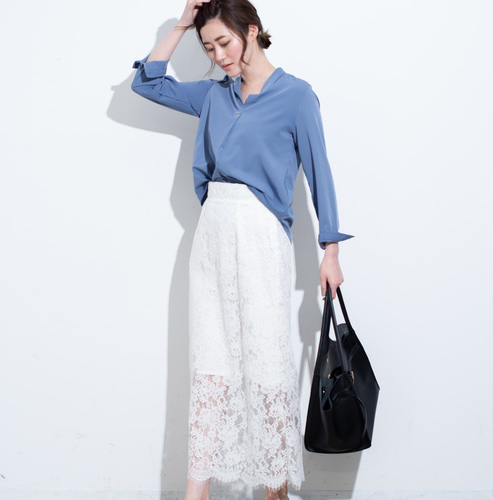 春 一点投入できれいめが叶う 白タイトスカートコーデ24選をご紹介 Folk